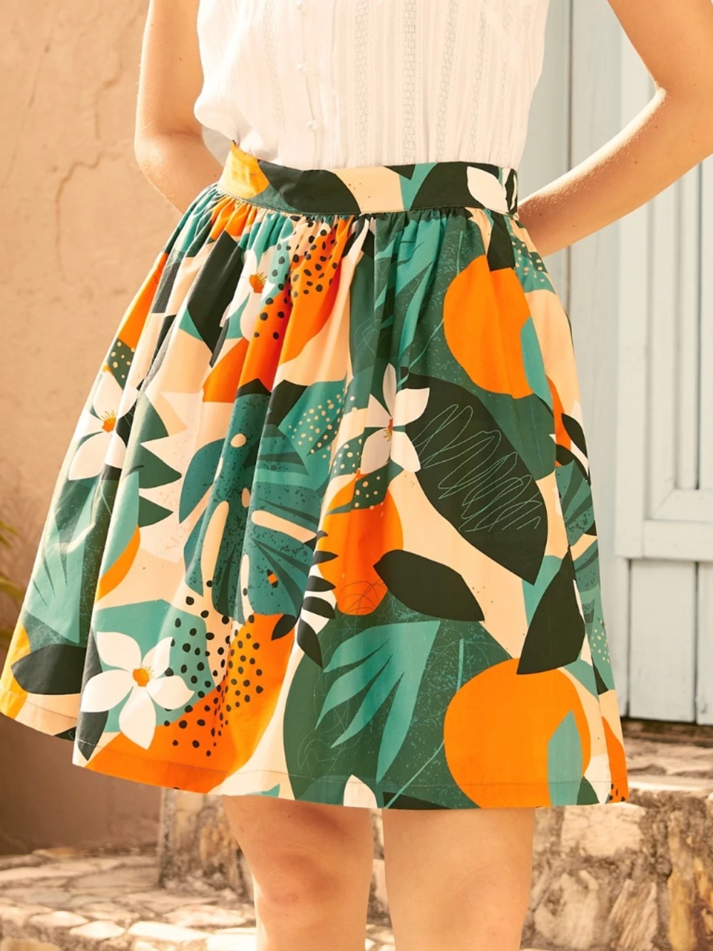 Modcloth - Skirt with Oranges, Orange Blossoms and Monstera Leaves (Size XL)